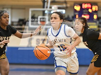 Thumbnail 2 in Joliet West @ Joliet Central photogallery.