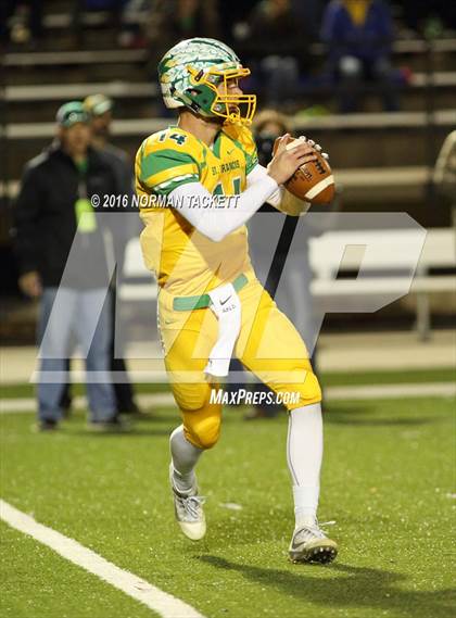 Thumbnail 2 in Osborne vs. St. Francis (KSHSAA 8M D1 Final) photogallery.