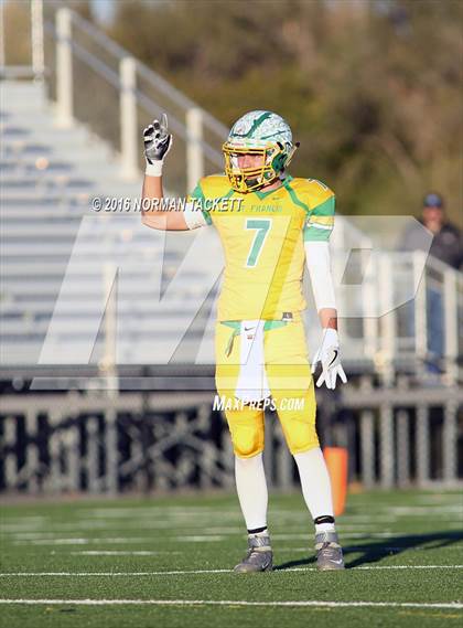 Thumbnail 3 in Osborne vs. St. Francis (KSHSAA 8M D1 Final) photogallery.