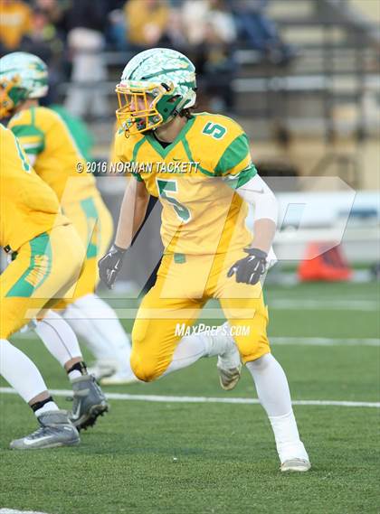Thumbnail 2 in Osborne vs. St. Francis (KSHSAA 8M D1 Final) photogallery.