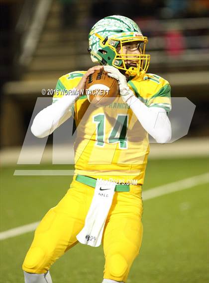 Thumbnail 3 in Osborne vs. St. Francis (KSHSAA 8M D1 Final) photogallery.