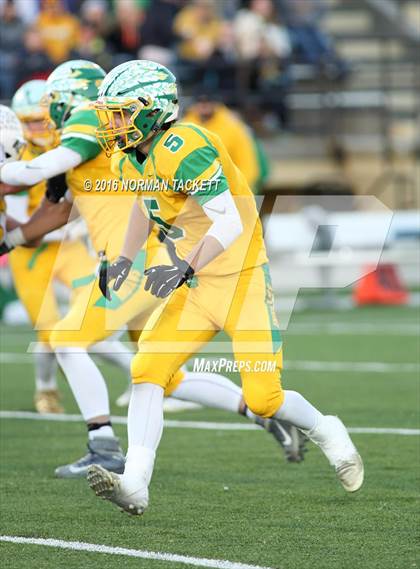Thumbnail 3 in Osborne vs. St. Francis (KSHSAA 8M D1 Final) photogallery.