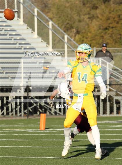 Thumbnail 2 in Osborne vs. St. Francis (KSHSAA 8M D1 Final) photogallery.