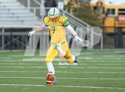 Thumbnail 3 in Osborne vs. St. Francis (KSHSAA 8M D1 Final) photogallery.