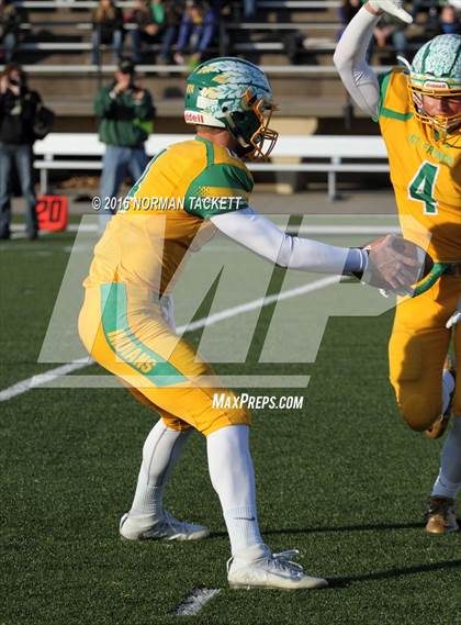Thumbnail 3 in Osborne vs. St. Francis (KSHSAA 8M D1 Final) photogallery.