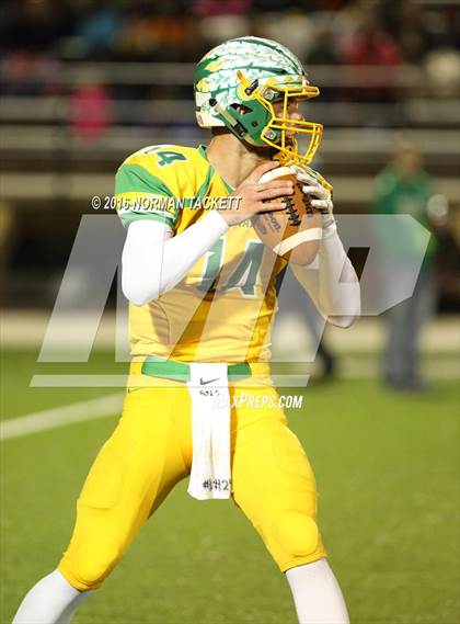 Thumbnail 2 in Osborne vs. St. Francis (KSHSAA 8M D1 Final) photogallery.