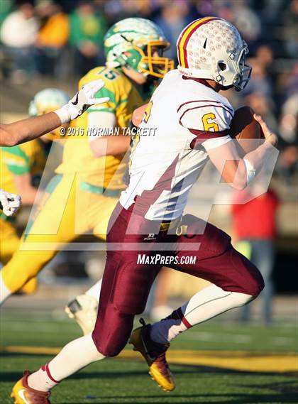 Thumbnail 3 in Osborne vs. St. Francis (KSHSAA 8M D1 Final) photogallery.