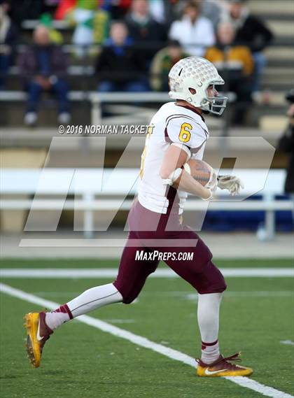 Thumbnail 2 in Osborne vs. St. Francis (KSHSAA 8M D1 Final) photogallery.