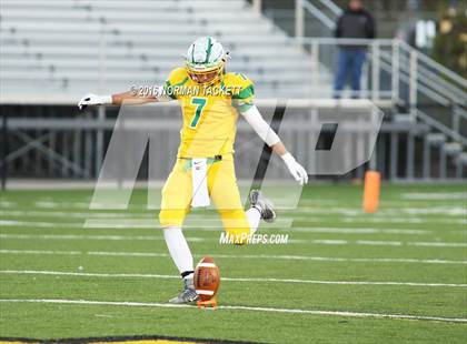 Thumbnail 3 in Osborne vs. St. Francis (KSHSAA 8M D1 Final) photogallery.