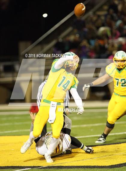 Thumbnail 3 in Osborne vs. St. Francis (KSHSAA 8M D1 Final) photogallery.