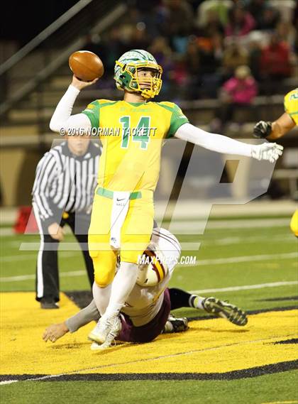 Thumbnail 2 in Osborne vs. St. Francis (KSHSAA 8M D1 Final) photogallery.