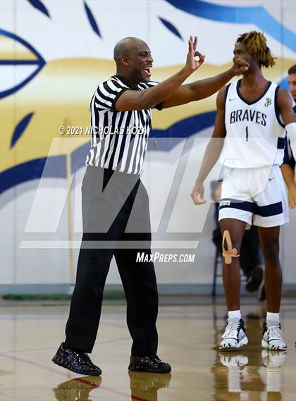 Thumbnail 3 in Mater Dei vs. St. John Bosco photogallery.
