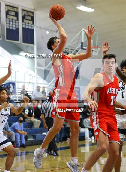Thumbnail 2 in Mater Dei vs. St. John Bosco photogallery.