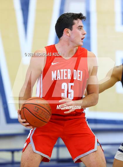 Thumbnail 3 in Mater Dei vs. St. John Bosco photogallery.