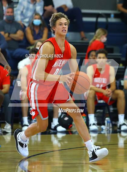 Thumbnail 3 in Mater Dei vs. St. John Bosco photogallery.