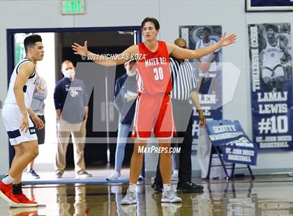 Thumbnail 3 in Mater Dei vs. St. John Bosco photogallery.