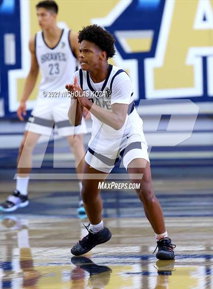 Thumbnail 3 in Mater Dei vs. St. John Bosco photogallery.