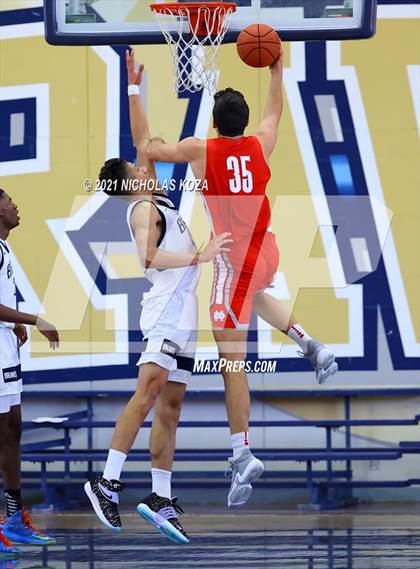 Thumbnail 2 in Mater Dei vs. St. John Bosco photogallery.