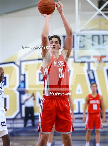 Thumbnail 2 in Mater Dei vs. St. John Bosco photogallery.