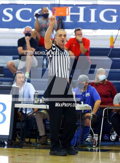 Thumbnail 3 in Mater Dei vs. St. John Bosco photogallery.