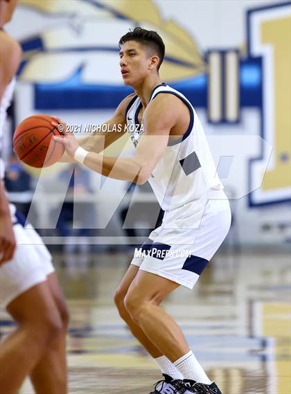 Thumbnail 3 in Mater Dei vs. St. John Bosco photogallery.