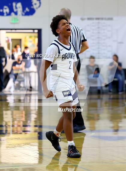 Thumbnail 2 in Mater Dei vs. St. John Bosco photogallery.