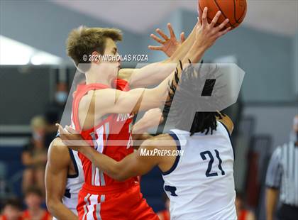 Thumbnail 1 in Mater Dei vs. St. John Bosco photogallery.