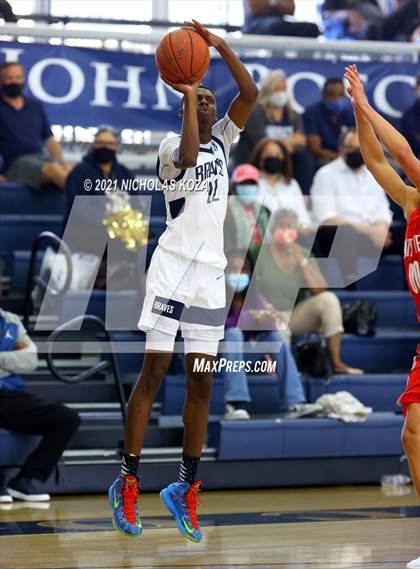 Thumbnail 1 in Mater Dei vs. St. John Bosco photogallery.