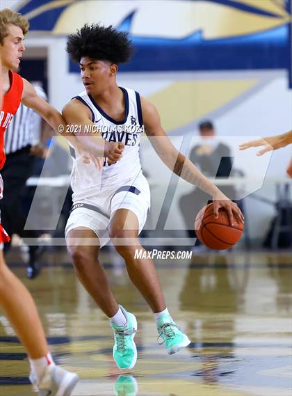 Thumbnail 3 in Mater Dei vs. St. John Bosco photogallery.