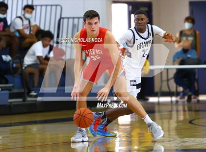 Thumbnail 1 in Mater Dei vs. St. John Bosco photogallery.