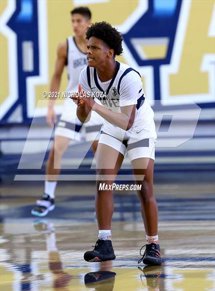 Thumbnail 2 in Mater Dei vs. St. John Bosco photogallery.