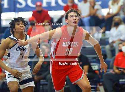 Thumbnail 2 in Mater Dei vs. St. John Bosco photogallery.
