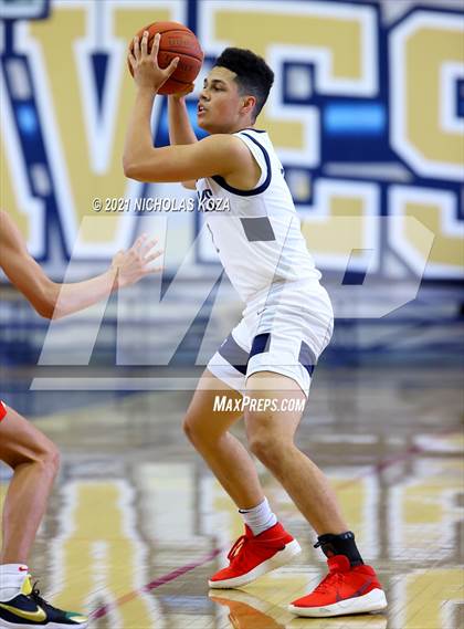 Thumbnail 2 in Mater Dei vs. St. John Bosco photogallery.