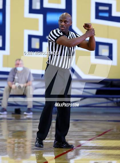 Thumbnail 1 in Mater Dei vs. St. John Bosco photogallery.