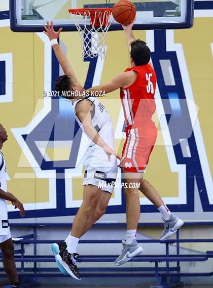 Thumbnail 3 in Mater Dei vs. St. John Bosco photogallery.