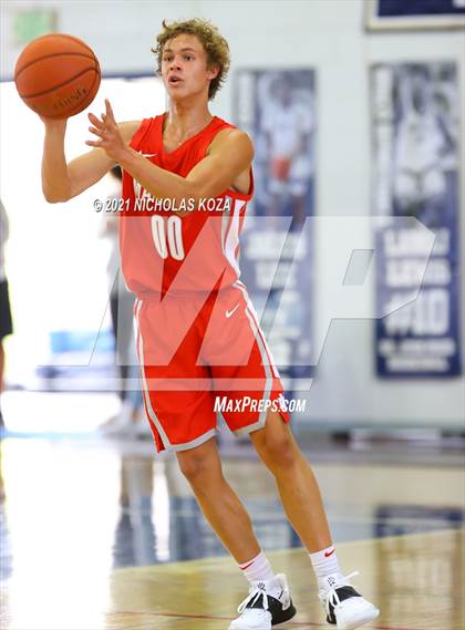 Thumbnail 2 in Mater Dei vs. St. John Bosco photogallery.