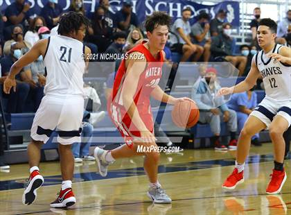 Thumbnail 2 in Mater Dei vs. St. John Bosco photogallery.