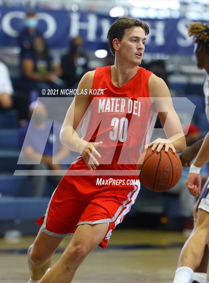 Thumbnail 3 in Mater Dei vs. St. John Bosco photogallery.