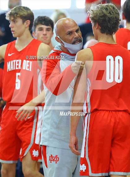 Thumbnail 2 in Mater Dei vs. St. John Bosco photogallery.