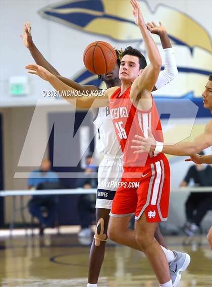 Thumbnail 3 in Mater Dei vs. St. John Bosco photogallery.