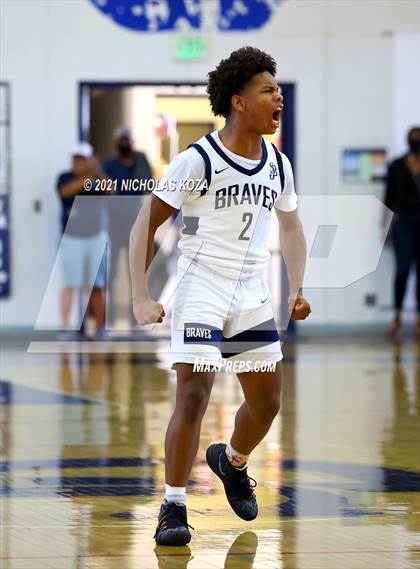 Thumbnail 2 in Mater Dei vs. St. John Bosco photogallery.