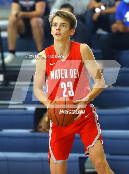 Thumbnail 3 in Mater Dei vs. St. John Bosco photogallery.