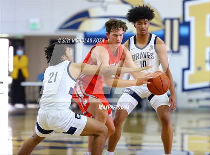 Thumbnail 2 in Mater Dei vs. St. John Bosco photogallery.