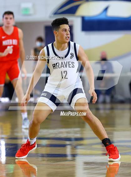 Thumbnail 1 in Mater Dei vs. St. John Bosco photogallery.
