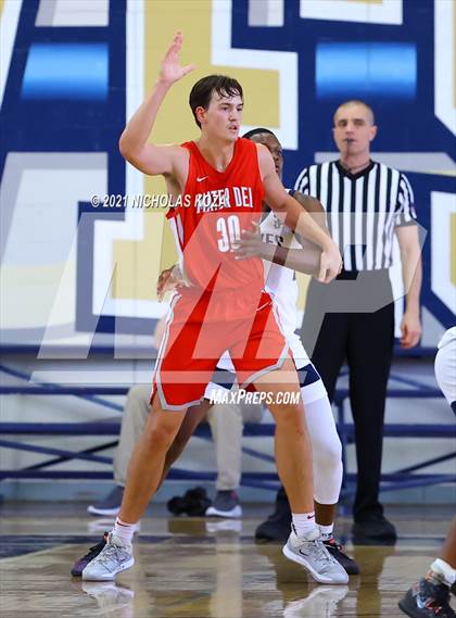 Thumbnail 1 in Mater Dei vs. St. John Bosco photogallery.