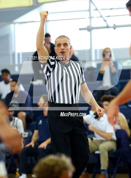 Thumbnail 1 in Mater Dei vs. St. John Bosco photogallery.