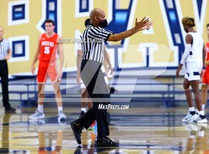 Thumbnail 3 in Mater Dei vs. St. John Bosco photogallery.
