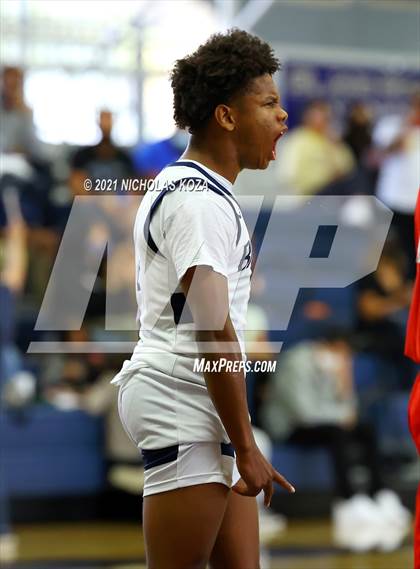 Thumbnail 3 in Mater Dei vs. St. John Bosco photogallery.
