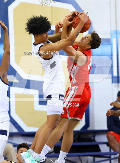 Thumbnail 1 in Mater Dei vs. St. John Bosco photogallery.