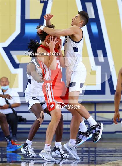 Thumbnail 1 in Mater Dei vs. St. John Bosco photogallery.